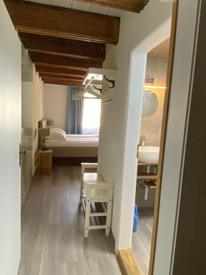 Aux Chambres Du Banneret Neuchâtel Εξωτερικό φωτογραφία
