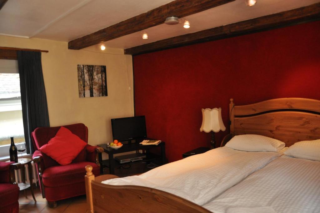Aux Chambres Du Banneret Neuchâtel Εξωτερικό φωτογραφία