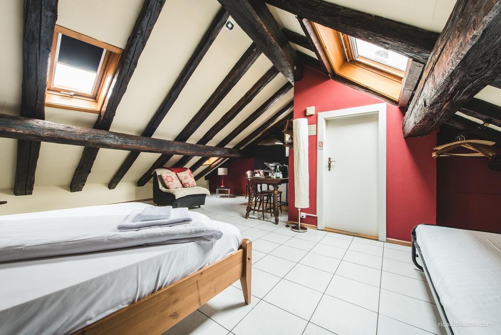 Aux Chambres Du Banneret Neuchâtel Δωμάτιο φωτογραφία